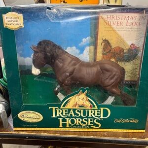 Ertl collectibles 
Treasured horses 
Series 2 Clydesdale replica edition